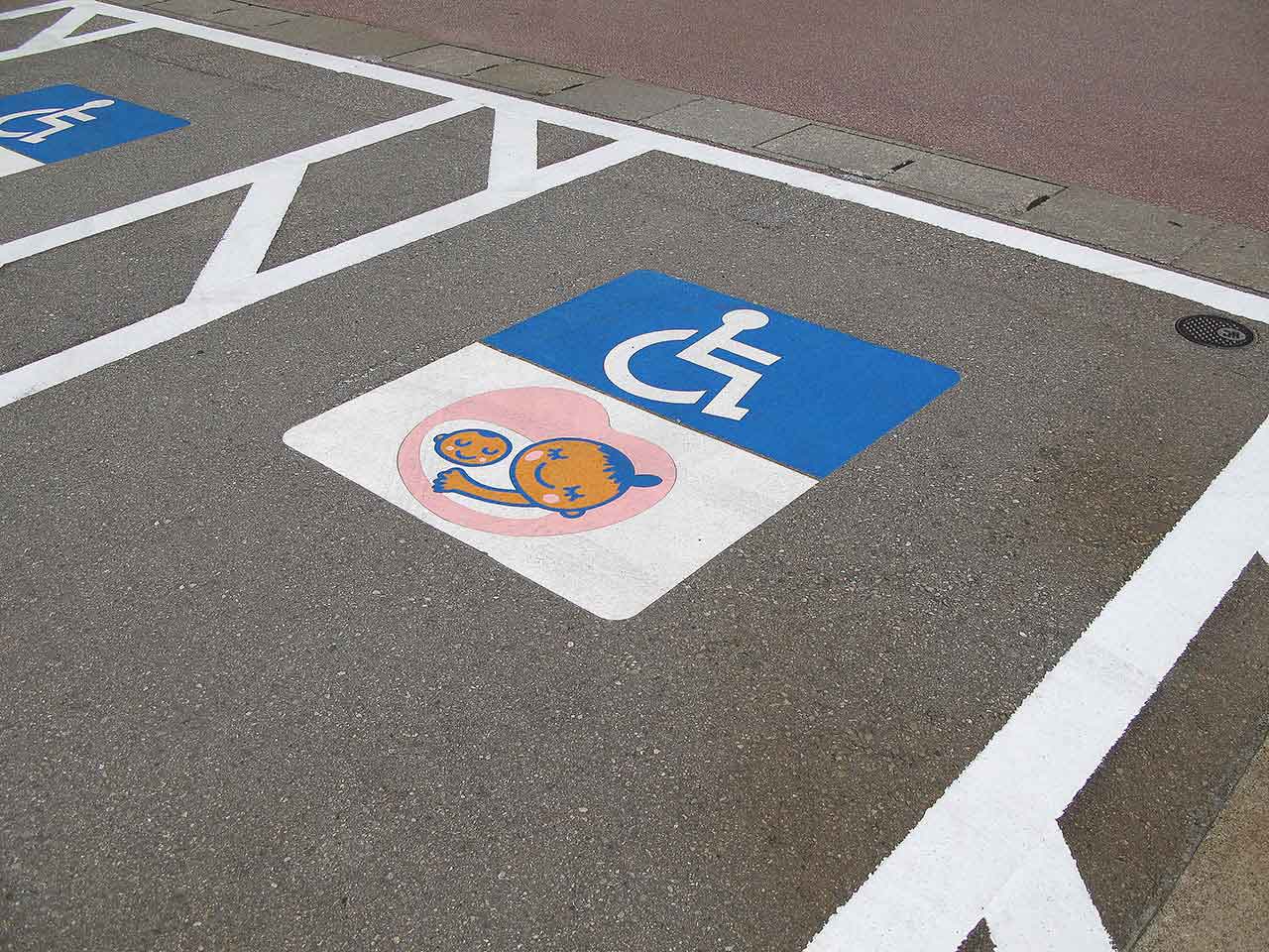 優先駐車マーク