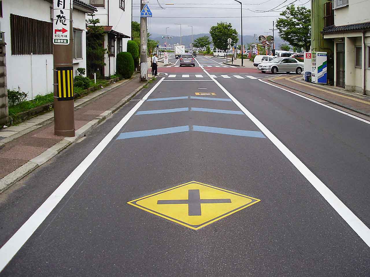 十形道路交差点あり 標識マーク