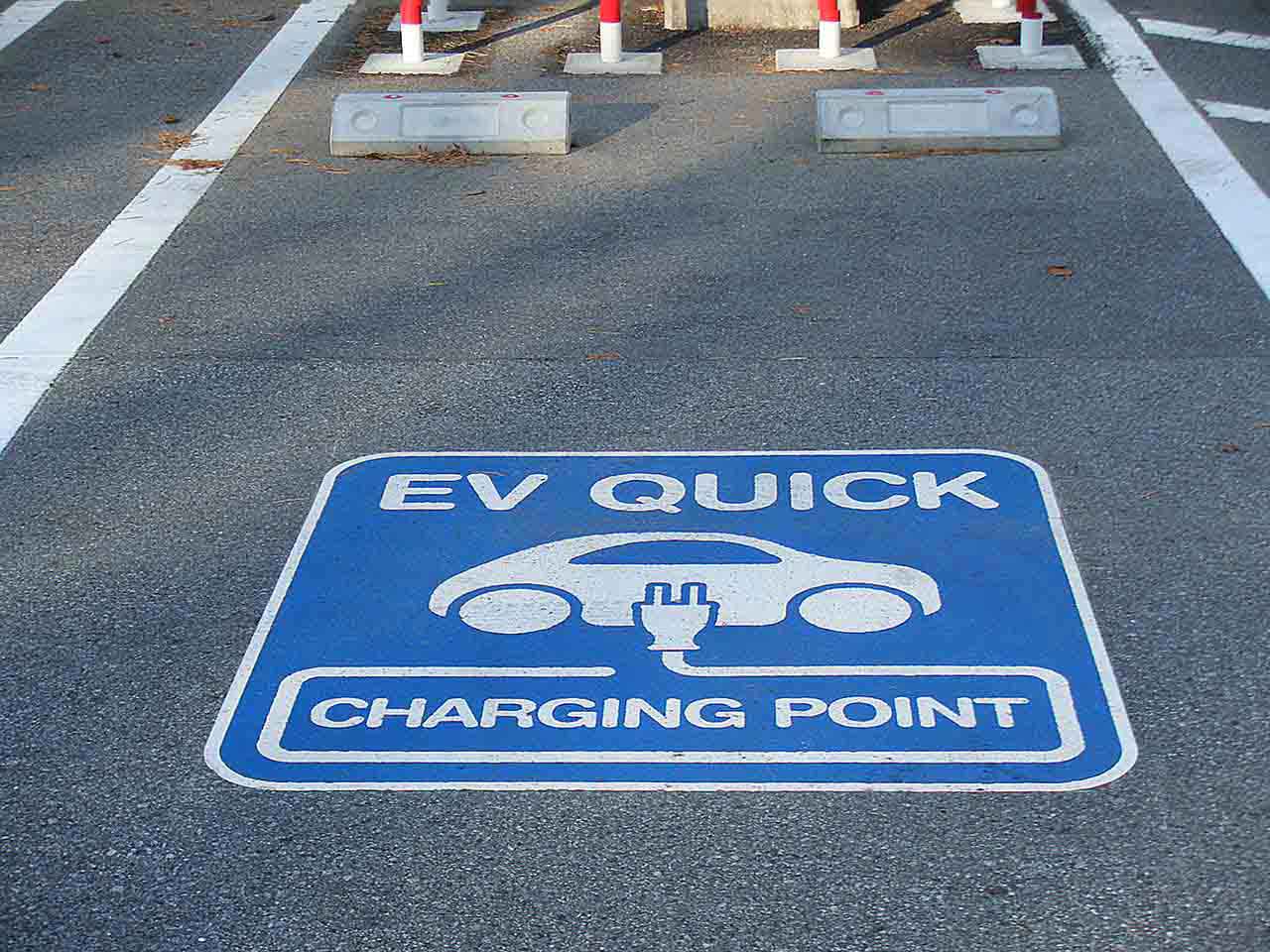 電気自動車サイン　EV QUICK