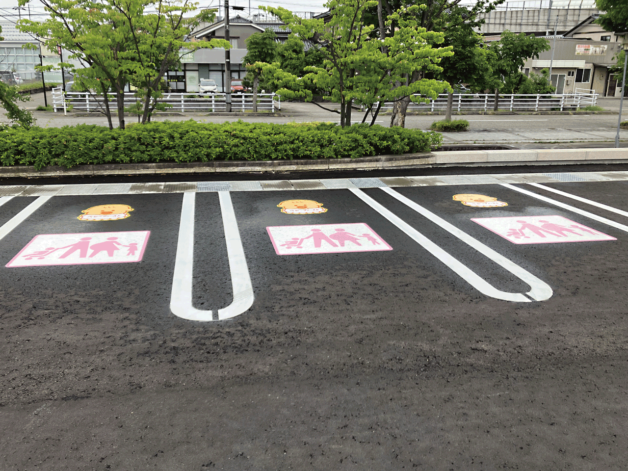 ベビーファースト ・ 優先駐車マーク（複合型）